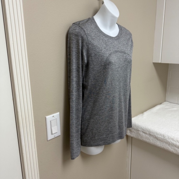 Lululemon Swiftly Tech Long Sleeve (Breeze) *Relaxed Fit Heathered Gray Size 4 - Picture 5 of 13